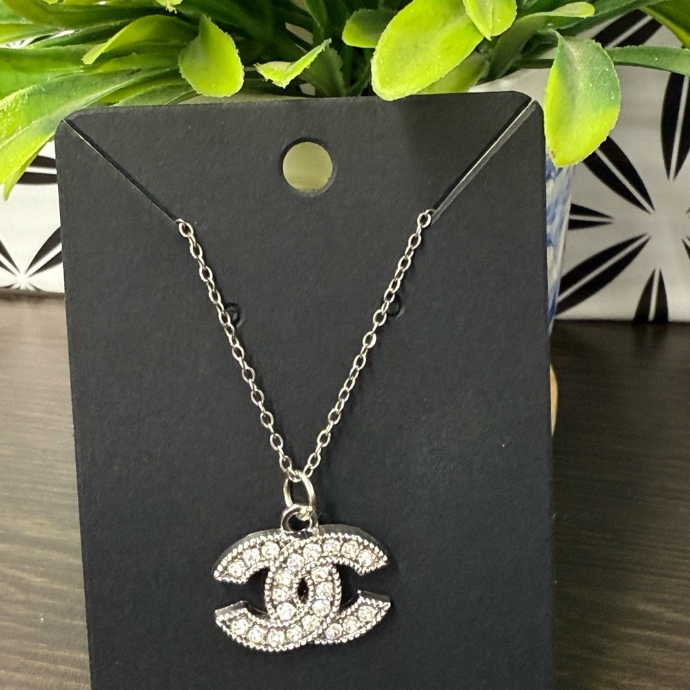 Fashion Jewelry CC Silver Crystal Necklace